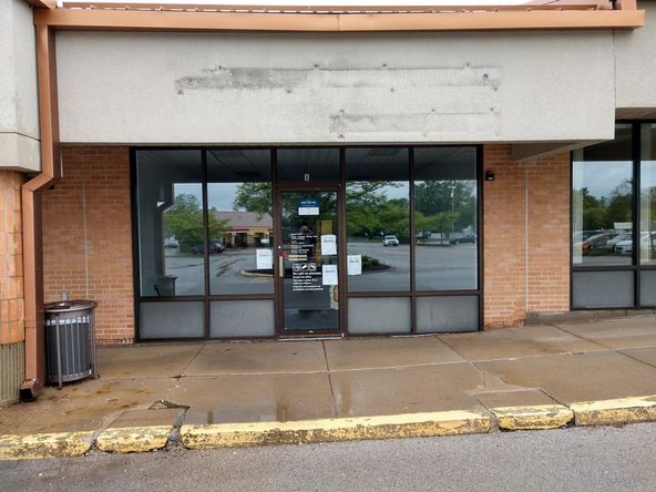 STERLING BAZAAR: 3311 N Sterling Ave, Peoria, IL 61604